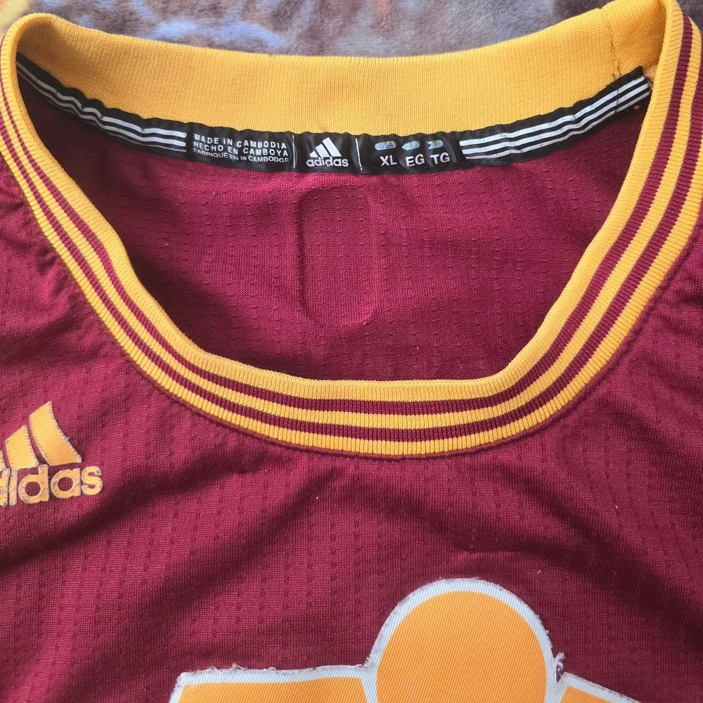 Cleveland Cavaliers Kyrie Irving 2015 Retro Adidas NBA Basketball Jersey Large+2